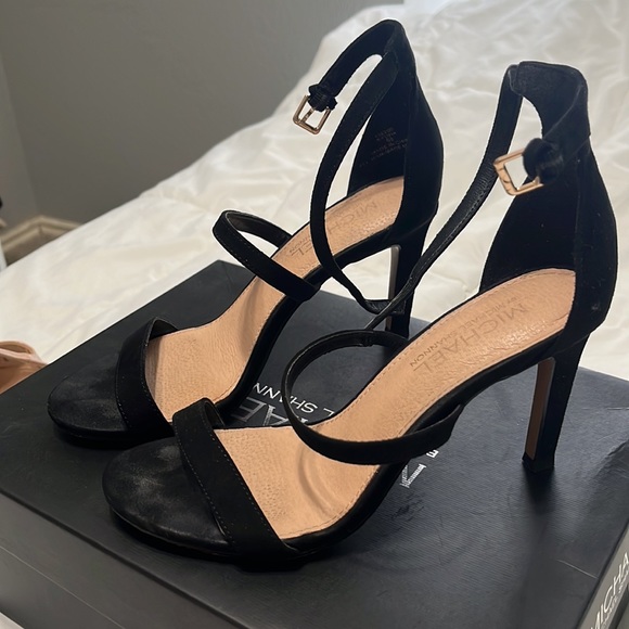 Heels - Picture 2 of 2